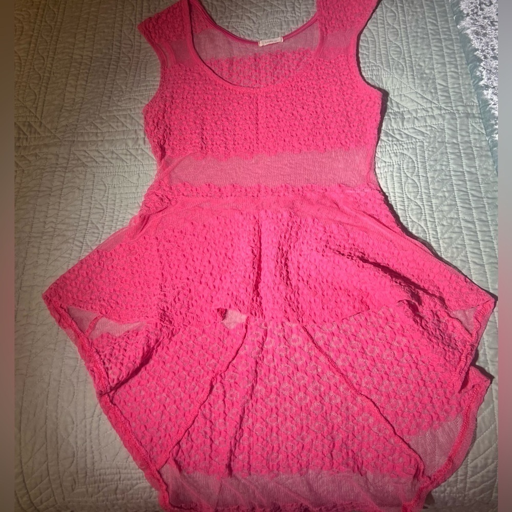 Pink lace hi/low shirt